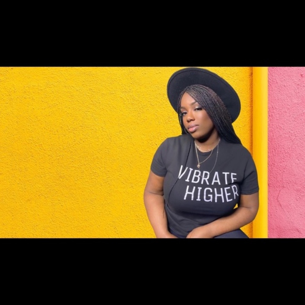 📍✨BEST SELLER ✨📍❤️🤍 Vibrate Higher Shirt
